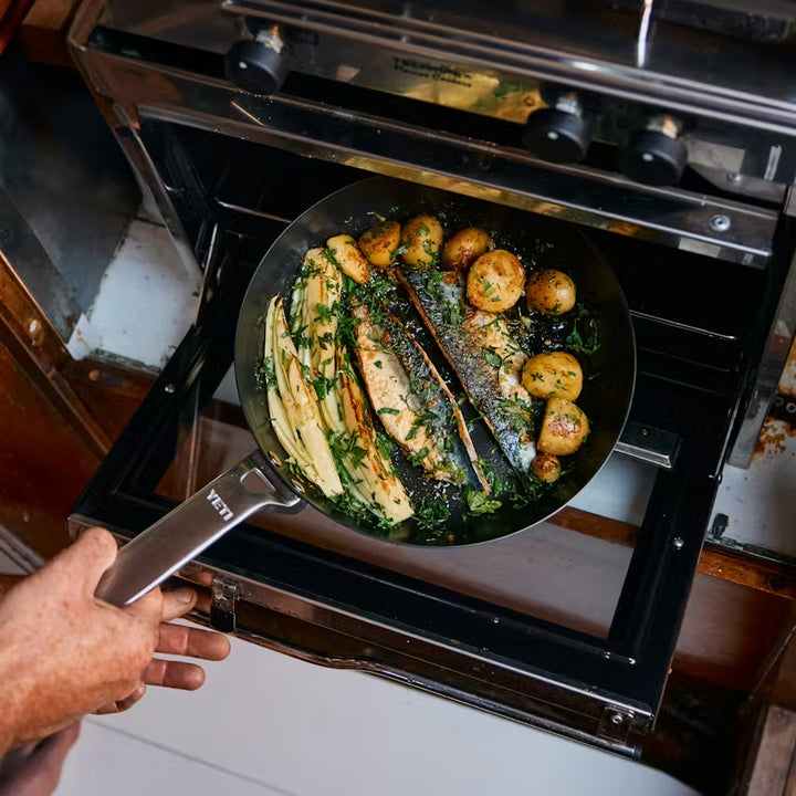 YETI Carbon Steel Pan 10” – Sartén Profesional de Acero al Carbono